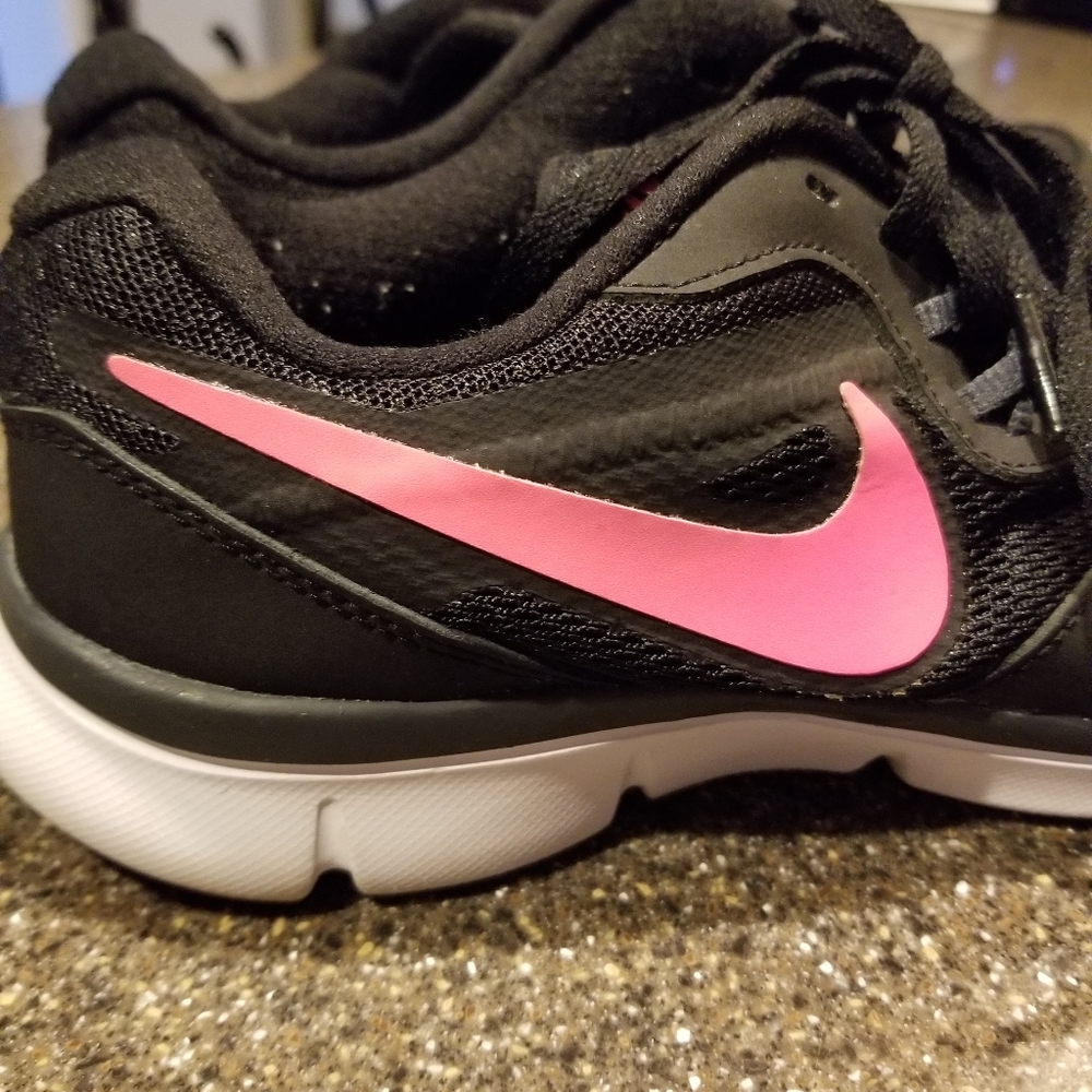 Sneaker - Picture 5 of 6